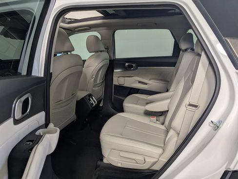 Used 2022 Kia Sorento S w/ Panoramic Sunroof Package FWD image 23