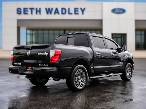 Used 2017 Nissan Titan SV AWD/4WD image 7