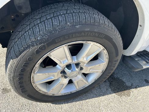 Used 2011 Ford F150 Lariat w/ Lariat Chrome Pkg image 13