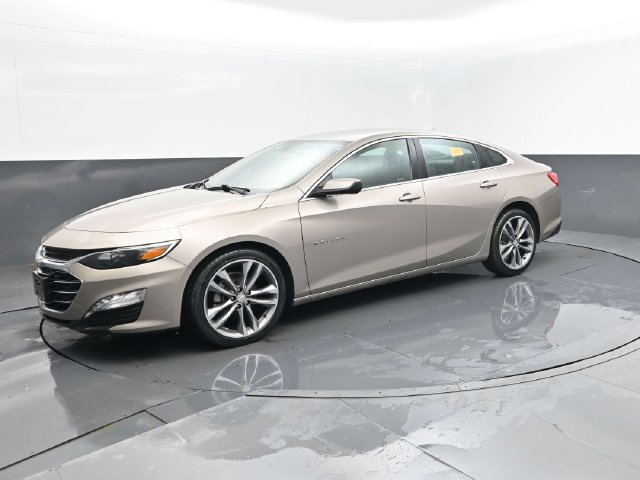 Used 2025 Chevrolet Malibu LT FWD image 1