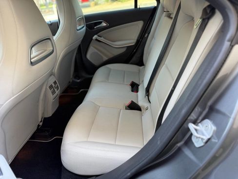 Used 2014 Mercedes-Benz CLA 250 image 32