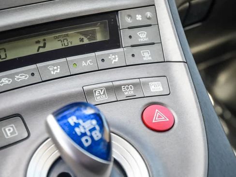 Used 2014 Toyota Prius Two image 20