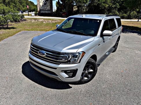 Used 2019 Ford Expedition Max XLT w/ Equipment Group 202A AWD/4WD image 2