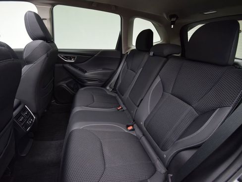 Used 2019 Subaru Forester Premium image 24