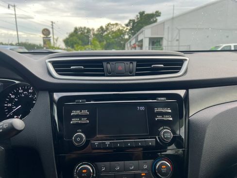 Used 2016 Nissan Rogue S FWD image 8