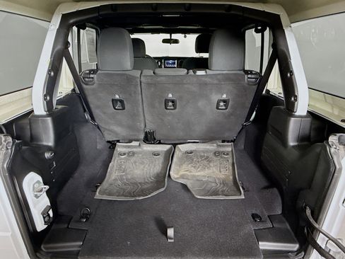 Used 2022 Jeep Wrangler Unlimited Sport image 30