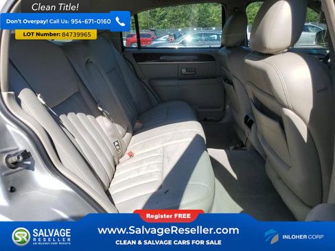 Used 2003 Lincoln Town Car Signature RWD image 13
