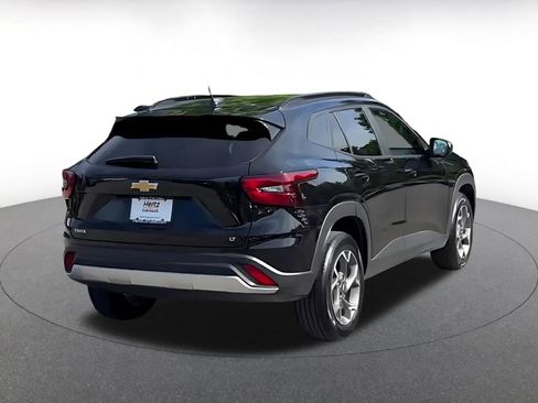 Used 2025 Chevrolet Trax LT FWD image 15