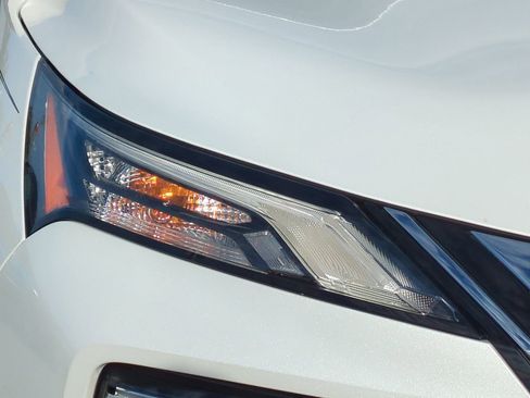 Used 2021 Nissan Rogue SV image 10