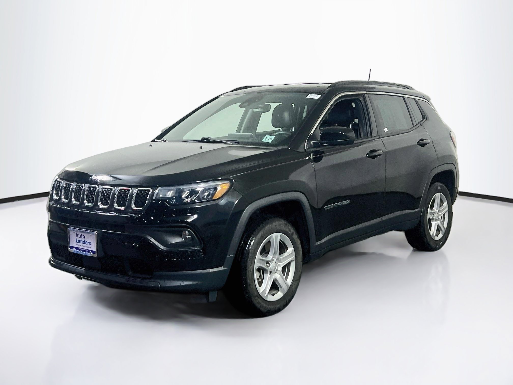 Used 2023 Jeep Compass Latitude AWD/4WD image 1