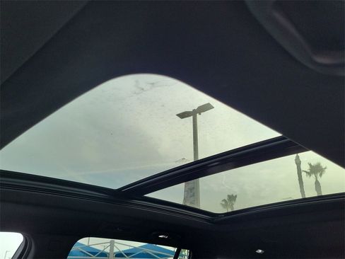 Used 2025 Cadillac XT6 Premium Luxury w/ Technology Package image 18