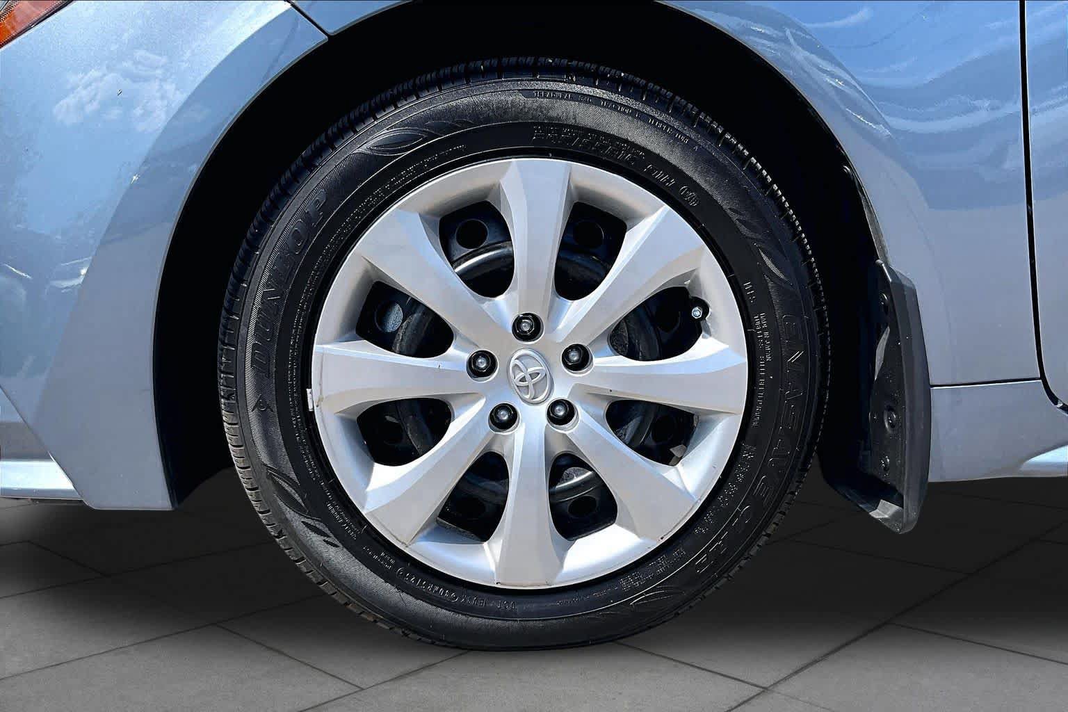 Used 2026 Toyota Corolla LE FWD image 11