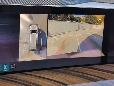 Certified 2026 Cadillac Escalade ESV Platinum Sport AWD/4WD image 14