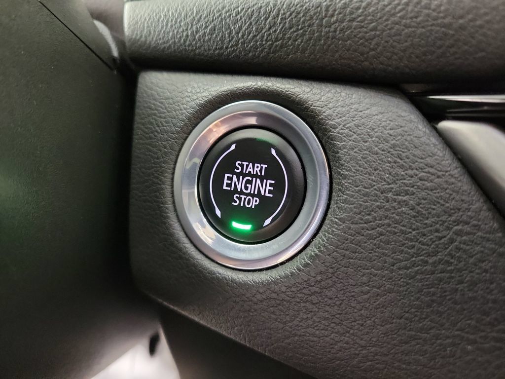 Certified 2024 Cadillac XT4 Premium Luxury AWD/4WD image 31