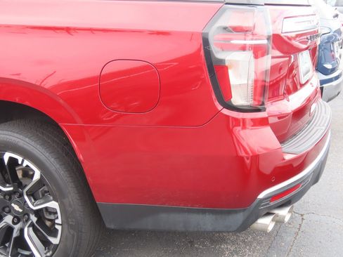 Used 2022 Chevrolet Suburban High Country RWD image 13