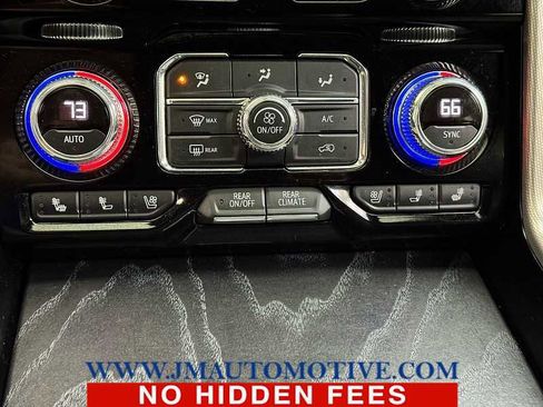 Used 2022 GMC Yukon XL Denali w/ Denali Premium Package image 38