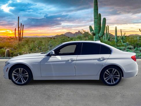 Used 2017 BMW 330i Sedan RWD image 6