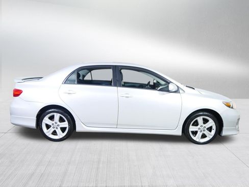 Used 2013 Toyota Corolla S w/ Premium Pkg FWD image 8