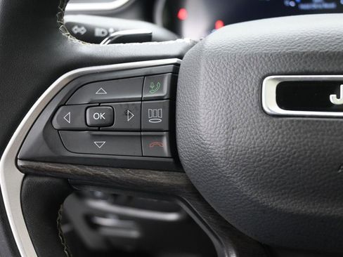 New 2025 Jeep Gladiator Sport image 23