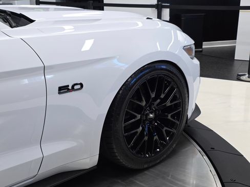 Used 2017 Ford Mustang GT Premium w/ GT Performance Package RWD image 40