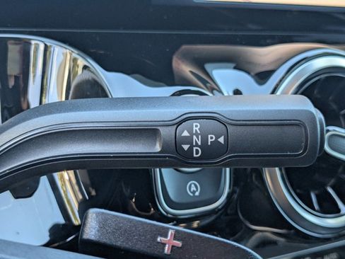 Used 2025 Mercedes-Benz GLA 250 image 12