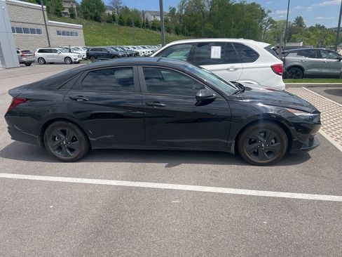 Used 2023 Hyundai Elantra SEL FWD image 5