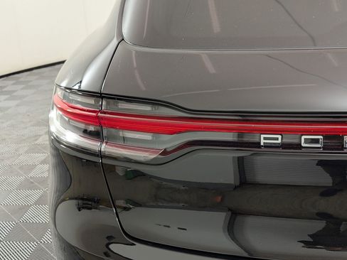 Used 2026 Porsche Macan AWD/4WD image 15