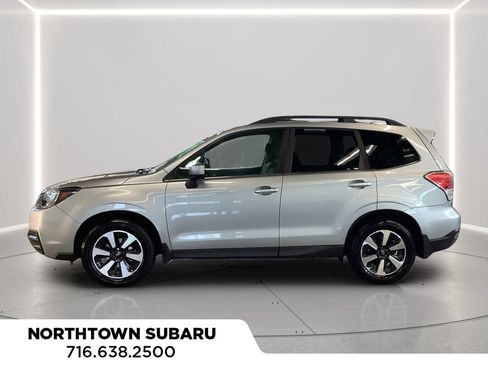 Used 2018 Subaru Forester 2.5i Limited AWD/4WD image 7
