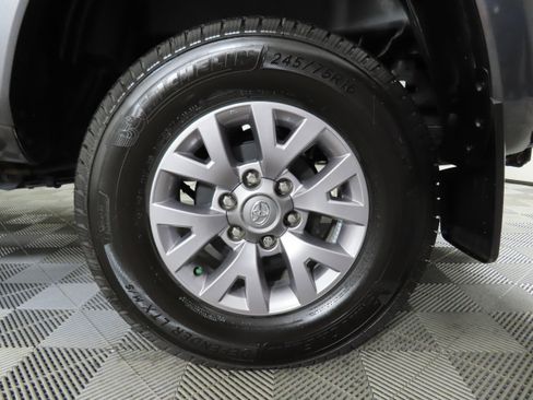Used 2018 Toyota Tacoma SR5 image 39