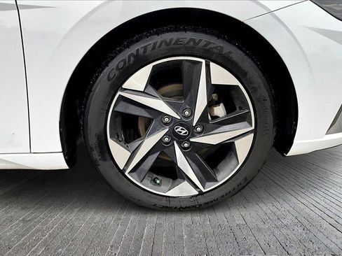 Used 2021 Hyundai Elantra Limited image 9