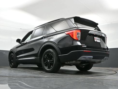 Used 2023 Ford Explorer XLT w/ Equipment Group 202A AWD/4WD image 47
