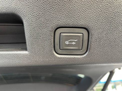 Used 2026 Chevrolet Traverse LT FWD image 12