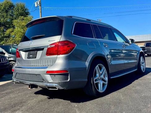 Used 2016 Mercedes-Benz GL 550 4MATIC image 2