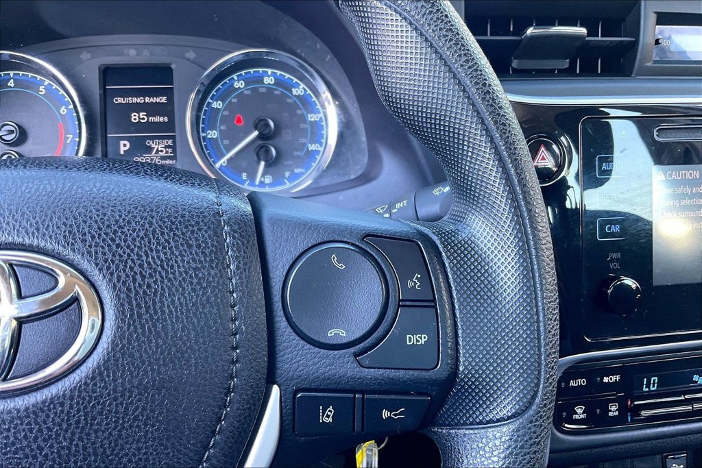 Used 2018 Toyota Corolla LE FWD image 19