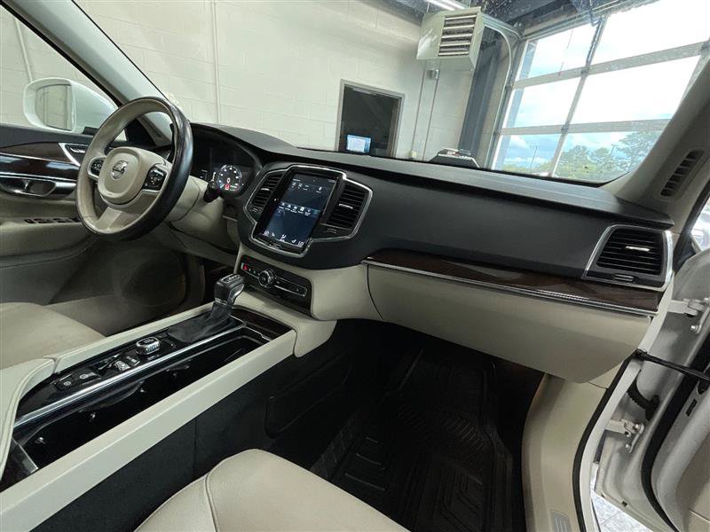 Used 2019 Volvo XC90 T5 Momentum w/ Protection Package Premier FWD image 34
