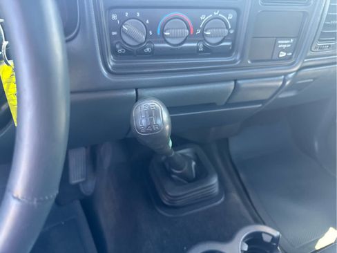 Used 2001 Chevrolet Silverado 1500 LS w/ Firm Ride Suspension Pkg RWD image 12