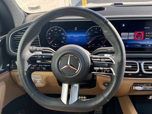 Used 2024 Mercedes-Benz GLS 450 4MATIC image 17