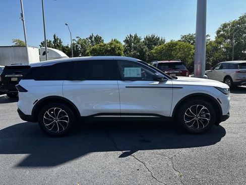 Certified 2024 Lincoln Nautilus Premier AWD/4WD image 4