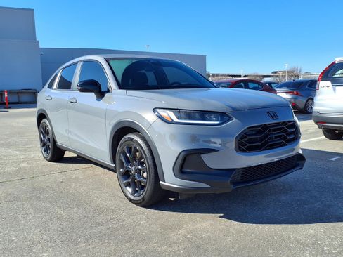 Certified 2025 Honda HR-V Sport image 2