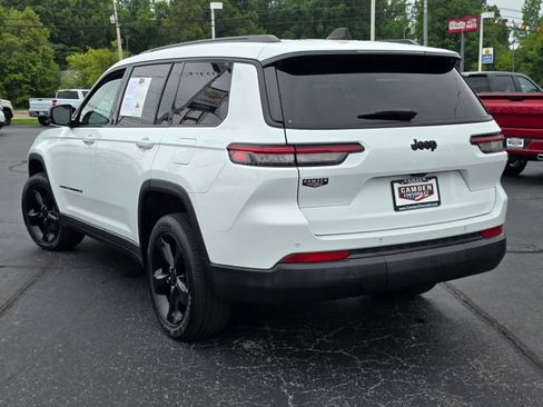 Used 2023 Jeep Grand Cherokee L Laredo RWD image 3