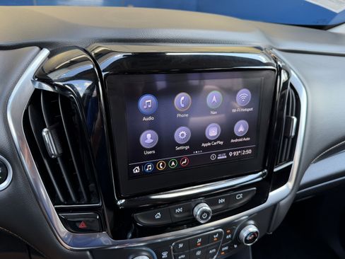 Used 2021 Chevrolet Traverse LT w/ LT Premium Package AWD/4WD image 21