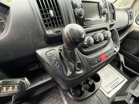 Used 2019 RAM ProMaster 3500 w/ Premium Appearance Group FWD image 9
