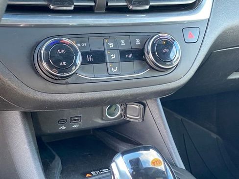 Certified 2024 Buick Envista Preferred w/ Convenience II Package image 13