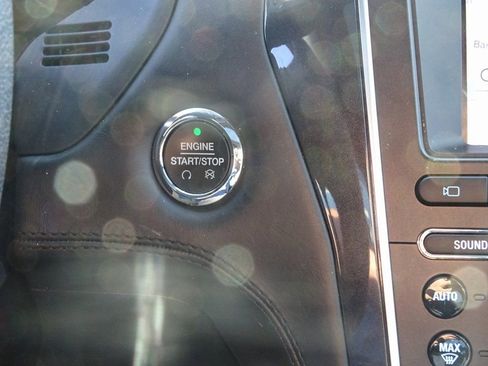 Used 2018 Ford Explorer Platinum image 37