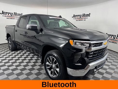 Used 2023 Chevrolet Silverado 1500 LT AWD/4WD image 7