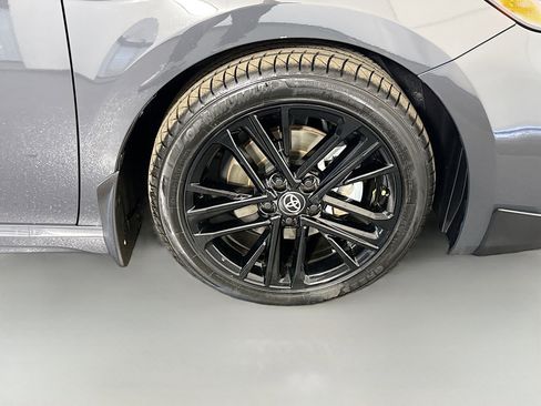 Used 2025 Toyota Camry SE image 32