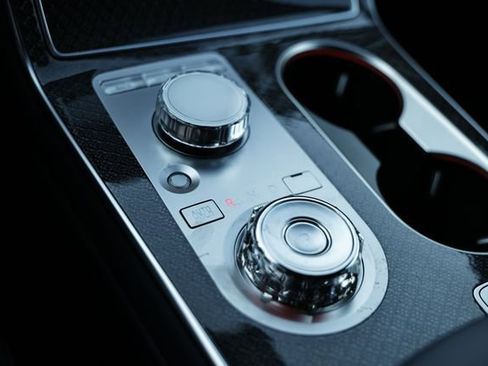 New 2026 Genesis GV80 3.5T e-SC image 39