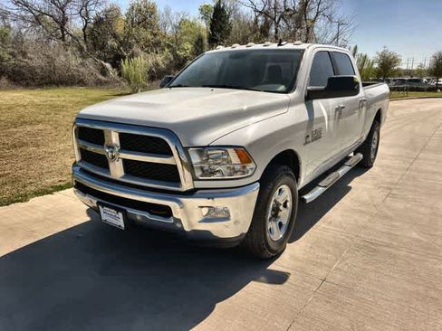 Used 2018 RAM 2500 SLT w/ Luxury Group image 2