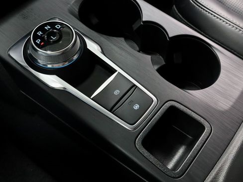 Certified 2024 Ford Escape Platinum image 33