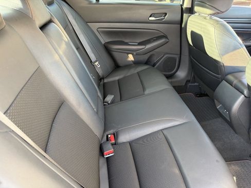 Used 2021 Nissan Altima 2.5 SR w/ SR Premium Package FWD image 14